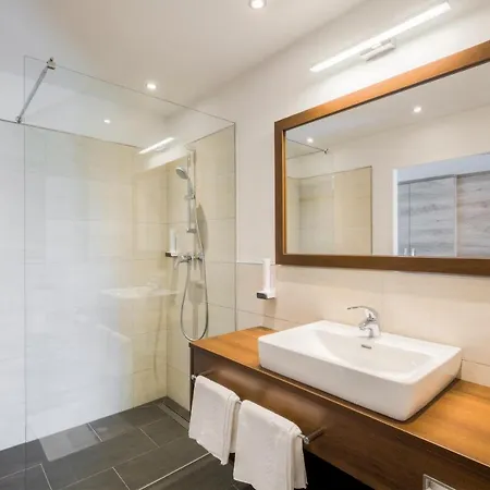 Seehotel Jo 4* Pörtschach am Wörthersee