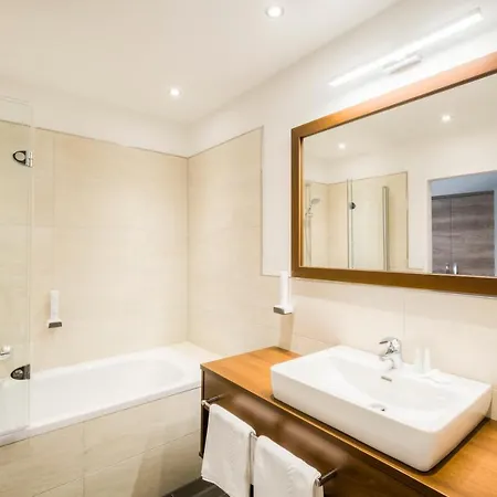Seehotel Jo ホテル 4*
